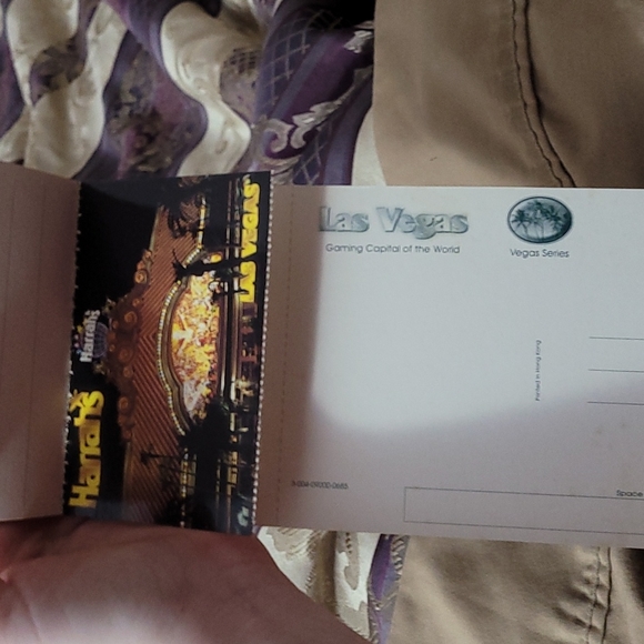 40 Views of Fabulous Las Vegas Post card book - Picture 7 of 7